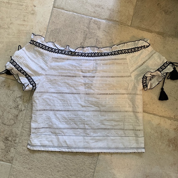 SAYLOR off the shoulder embroidered top - Picture 4 of 4